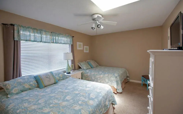 Woodland Shores Beach Resort by Panhandle Getaways