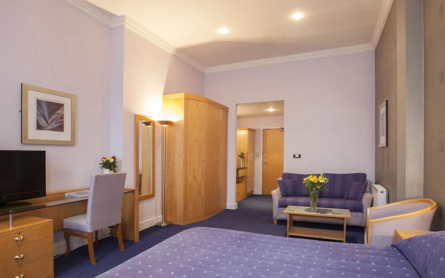 Large Central Spacious Studio Apartment With High Ceilings