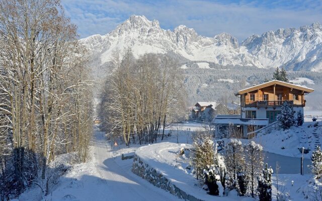 Spacious Apartment in Ellmau with Parking