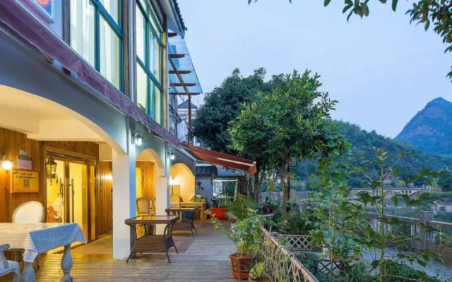 Floral Hotel · Forever Homestay Qiandao Lake