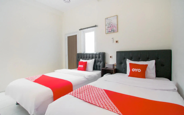 OYO 2975 House Of Mahira Syariah