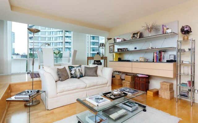 Views of Vauxhall Bridge