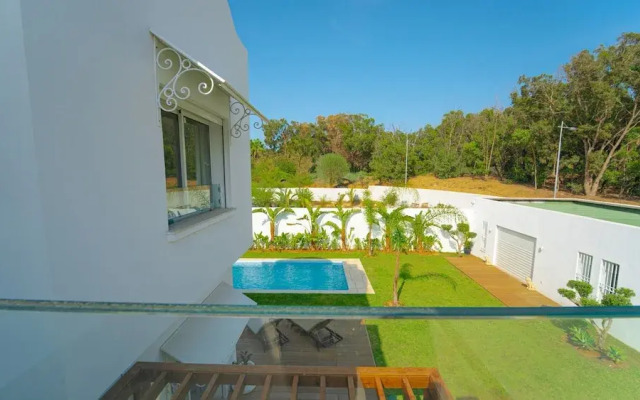 La Marina Secure Seaside With Pool