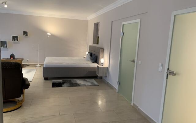 Apartment Ahsbahs Suite near Airport