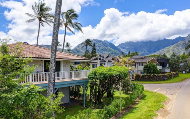Hale Naninoa 5 Bedroom Home by RedAwning