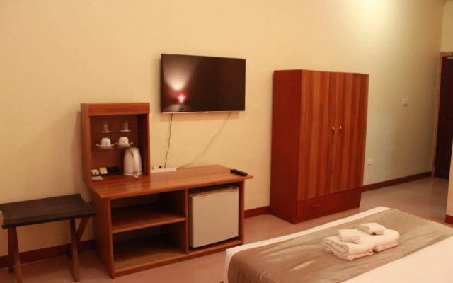 Pacific Crown Hotel