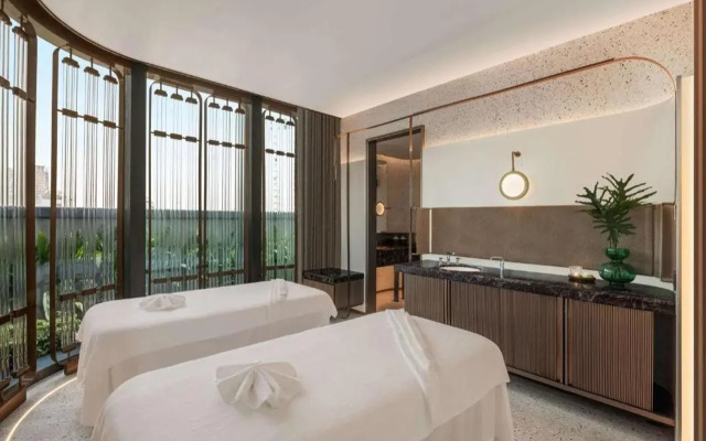 Hilton Saigon