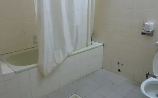 Liwah 2011 Hotel