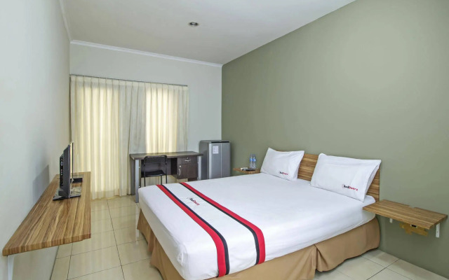 RedDoorz @ Mampang Prapatan