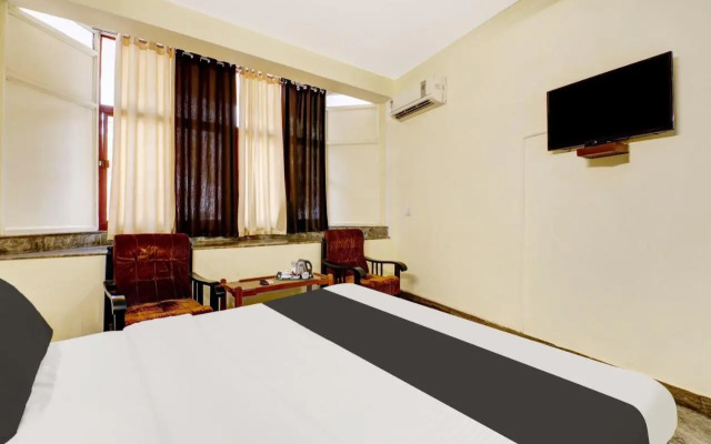 OYO 15837 Hotel Rvee's Regency
