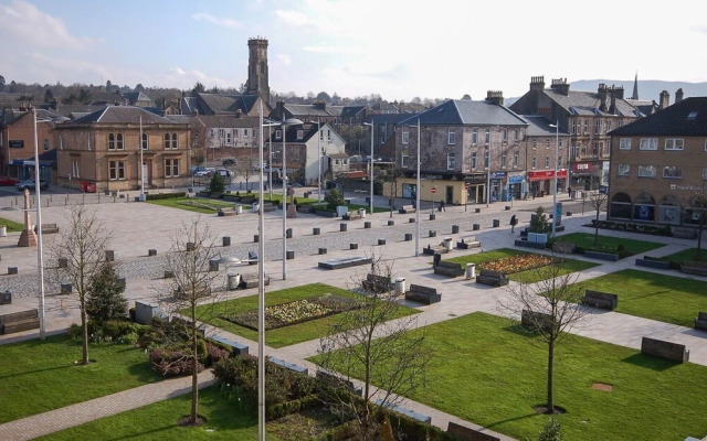 The Flat in the Square