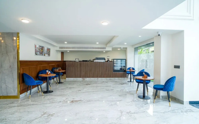 Saltstayz Select - Golf Course Road & Sector 57