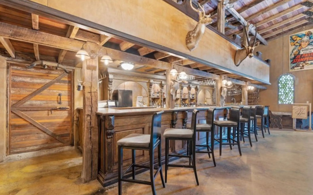 The Trois Estate at Enchanted Rock