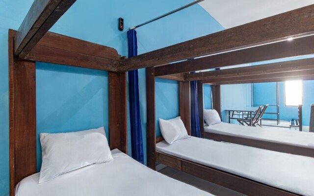 OYO 93433 Bunk Bed Bali