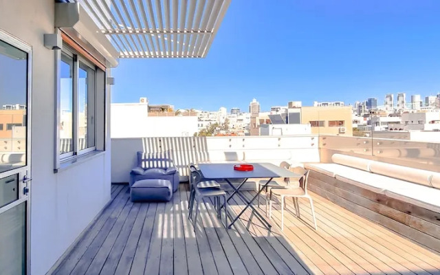 Royal Eden Apartment