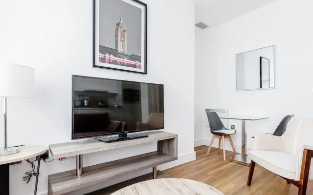 Attractive Atria Apartments