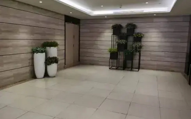 Homeinn Plus Hotel (Zhengzhou Erqi Wanda Plaza Second People's Hospital Subway Station)