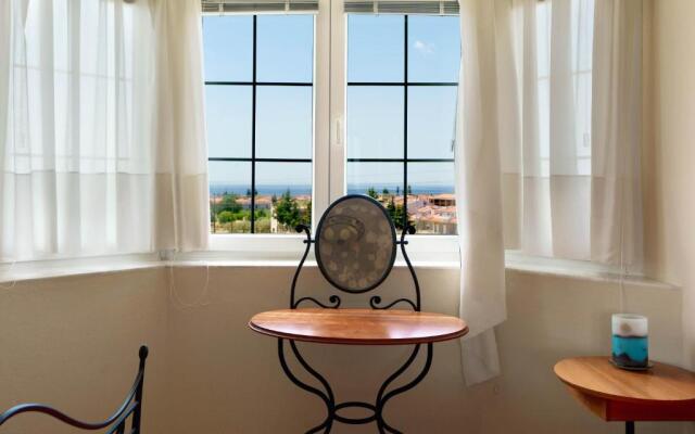 Charming Luxury Villa for 16 People