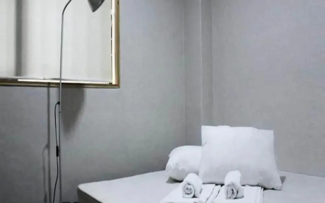 The Style Capsule Guesthouse - Hostel