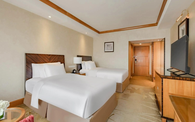 Radisson Collection Yangtze Shanghai - Image 3