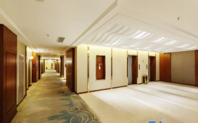 Starway Hotel (Changbai Mountain West Scenic Spot Visitor Center Branch)