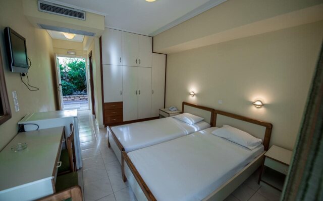 Ionis Hotel