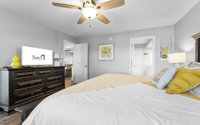 Swanky Sanctuary 2 Bedroom Condo by RedAwning