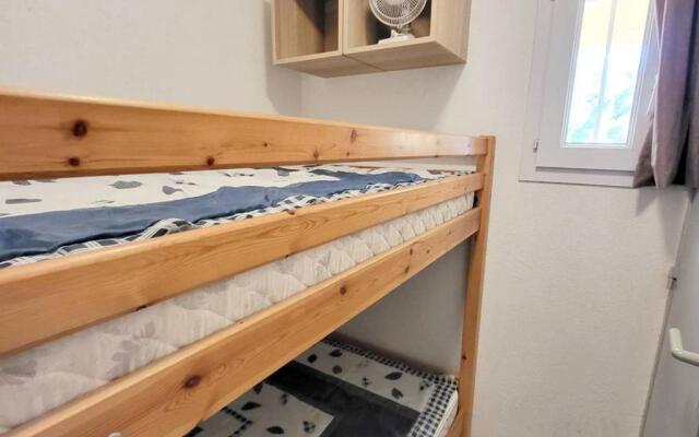 Appartement Six-Fours-les-Plages, 3 pièces, 4 personnes - FR-1-316-50