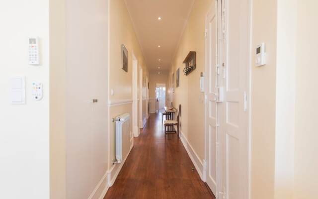 Spacious Graça River View Apartment