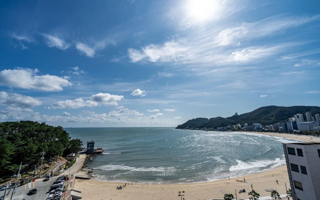 Busan Songjeong Brooks Hotel