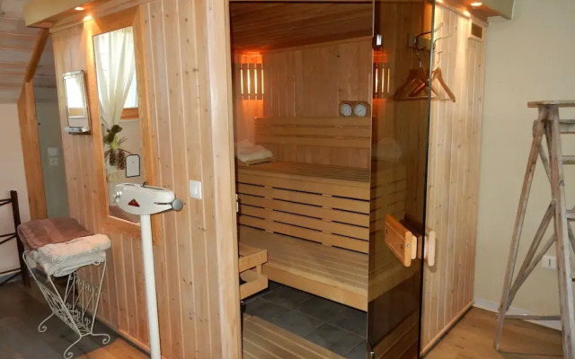 Modern Holiday Home in Niderviller France with Jacuzzi