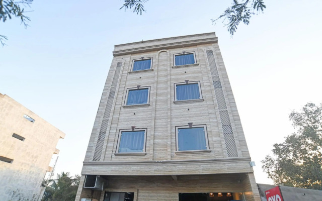 Super OYO Townhouse 931 Hotel Benchmark Vijay Nagar