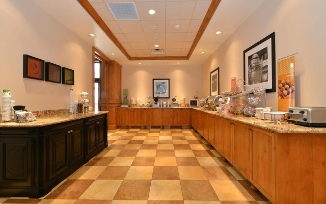 Hampton Inn & Suites Buffalo