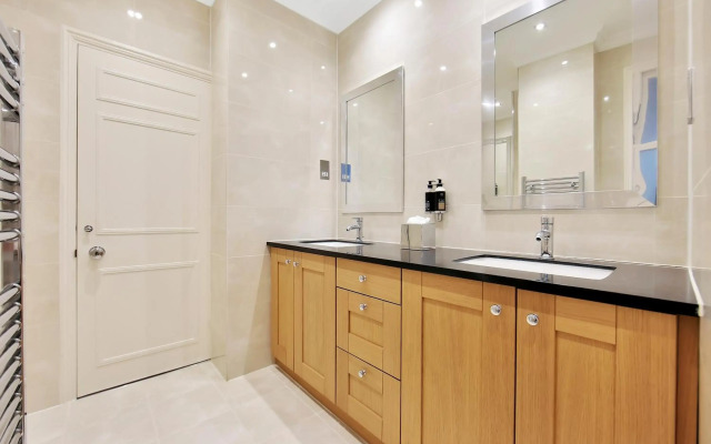 No 1 The Mansions by Mansley Serviced Apartments