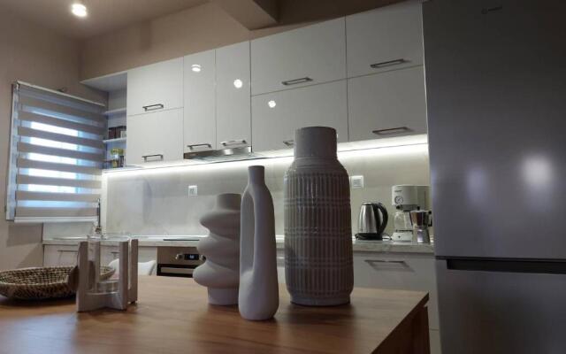 Veria Panorama Luxury Suite with Garden 2