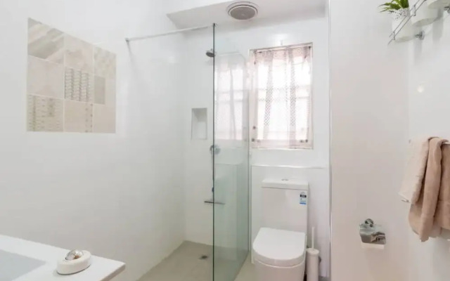 6 Bedroom Apartment near Perth
