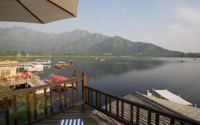 Sukoon Houseboat Kashmir