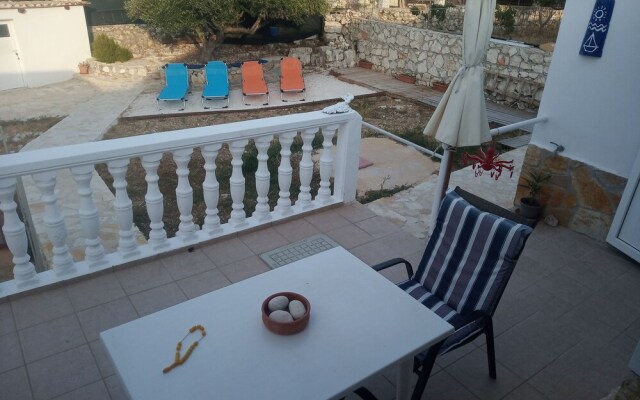 Floreica Maisonneta By the Sea.
