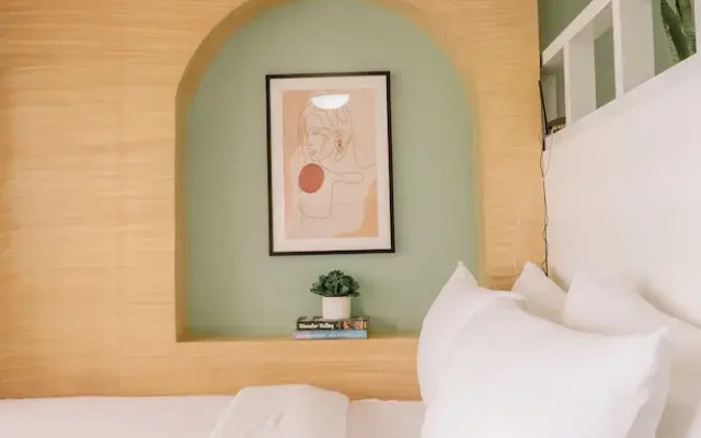 Zen & Minimalist Comfort