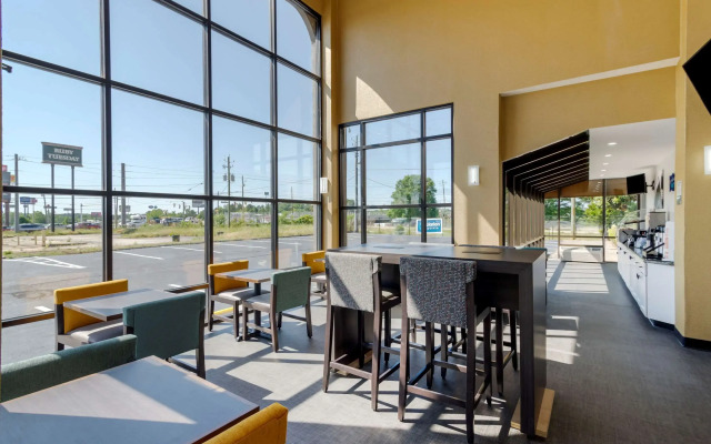 Clarion Pointe McDonough