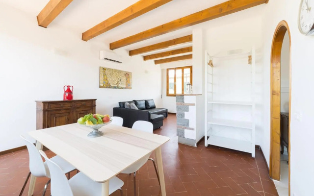 Hill's view terrace apartment