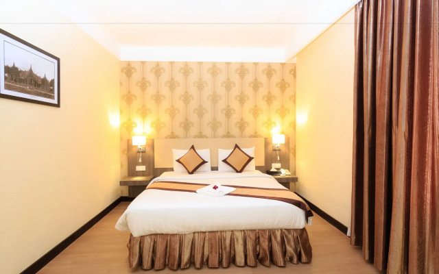 Paradise Hotel
