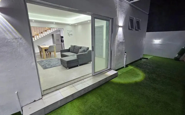 Rooftop Garden Jacuzzi Luxury Villa