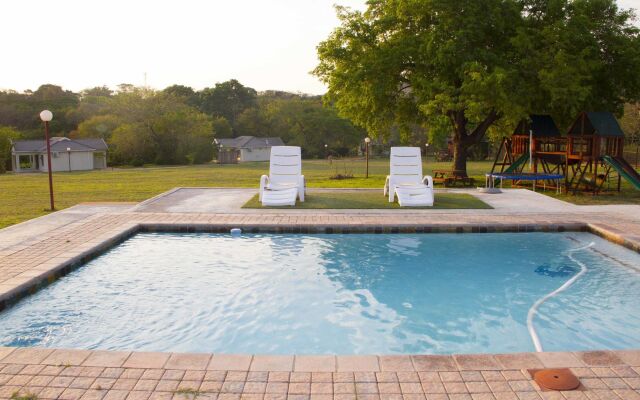 Sand River Cottages