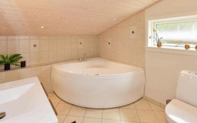Four-Bedroom Holiday home in Nørre Nebel 10