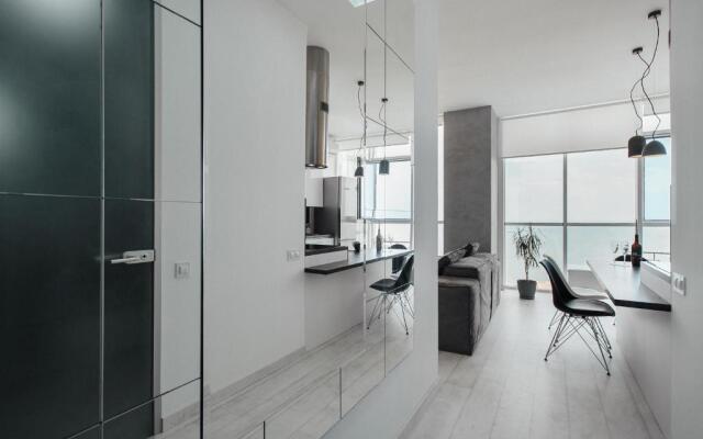 Sea and Sky Apartment