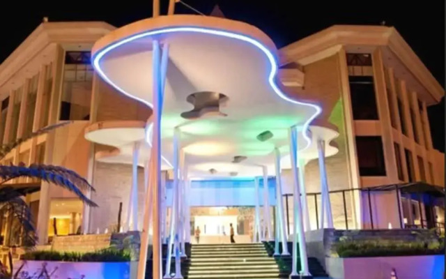 Mikie Holiday Resort & Hotel