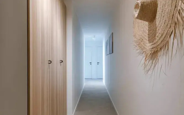 Beautiful Apartment With Pool Terrace and Parking