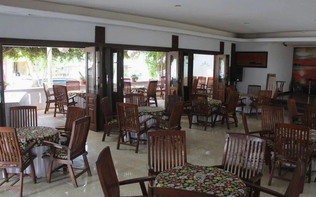 Holiday Beach Inn