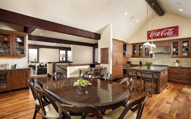 Fox Crossing Luxury Home